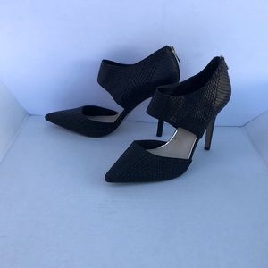Jessica Simpson Black Textured Heels
